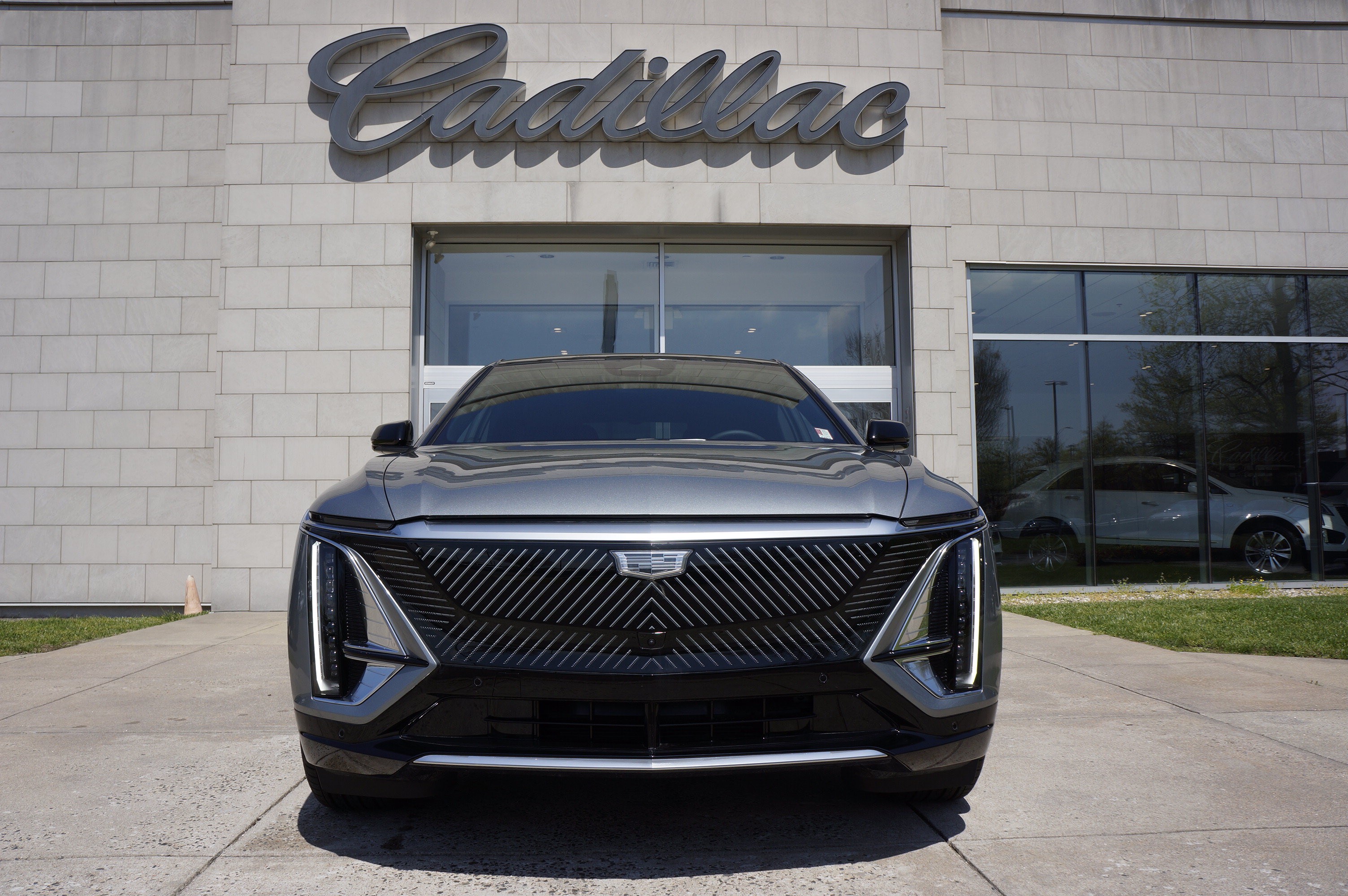 Used 2024 Cadillac Lyriq Tech RWD image 13