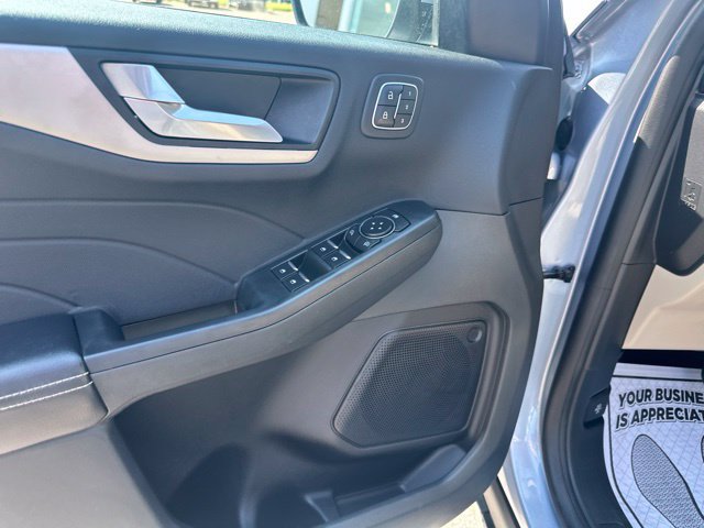 Used 2022 Ford Escape SEL w/ Technology Package AWD/4WD image 37