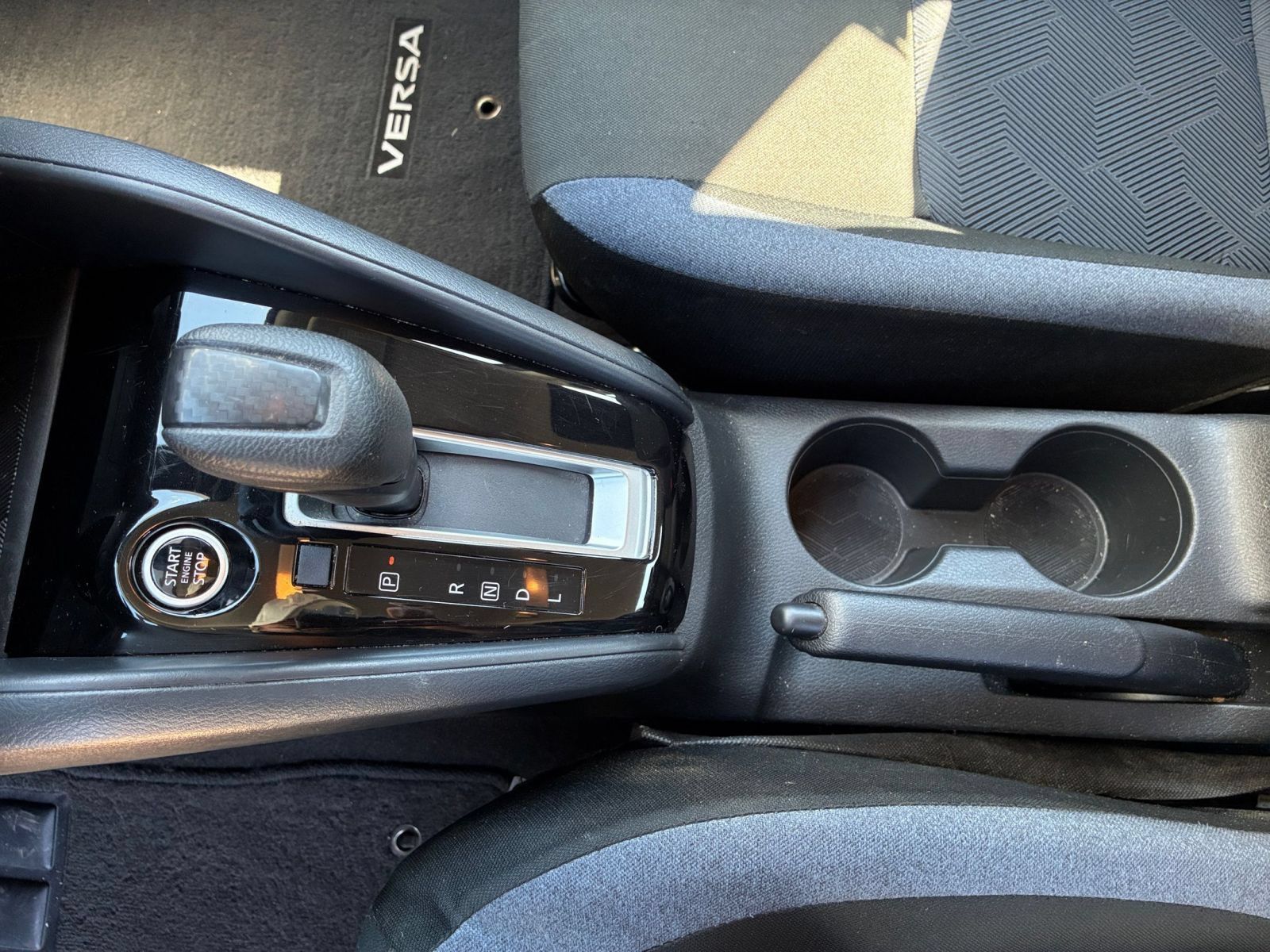 Used 2025 Nissan Versa SV FWD image 38