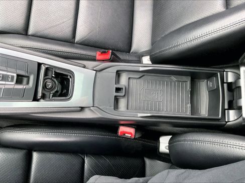 Used 2018 Porsche 911 Carrera image 32