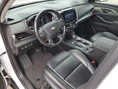 Used 2020 Chevrolet Traverse LT image 20