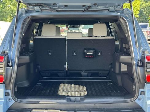 Used 2025 Toyota 4Runner SR5 AWD/4WD image 16
