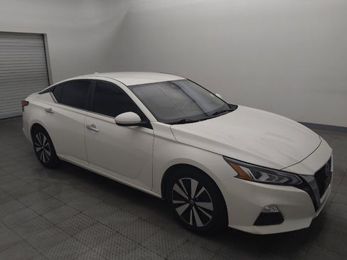 Used 2021 Nissan Altima 2.5 SV FWD image 11
