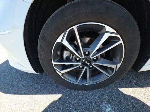 Used 2024 Kia Forte LXS FWD image 31