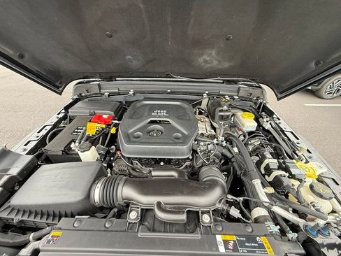 Used 2021 Jeep Wrangler Unlimited Sport AWD/4WD image 32