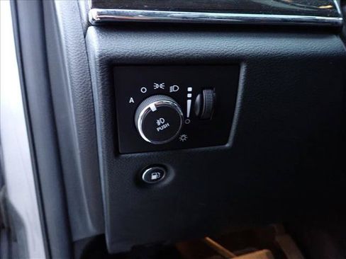 Used 2015 Jeep Grand Cherokee Overland w/ Advanced Technology Group AWD/4WD image 12
