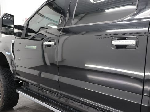 Used 2021 Ford F250 XLT w/ XLT Premium Package AWD/4WD image 32