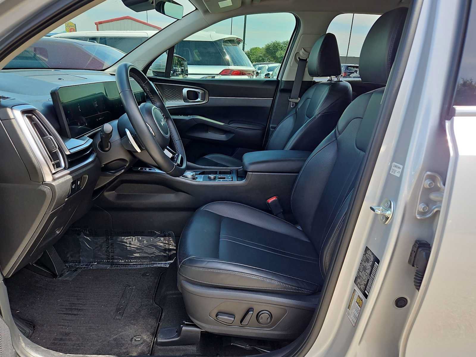 Used 2025 Kia Sorento EX AWD/4WD image 14