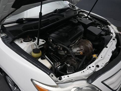 Used 2011 Toyota Camry LE FWD image 40