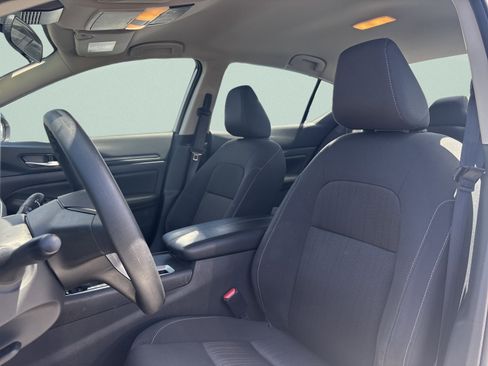 Used 2025 Nissan Altima 2.5 SV FWD image 40