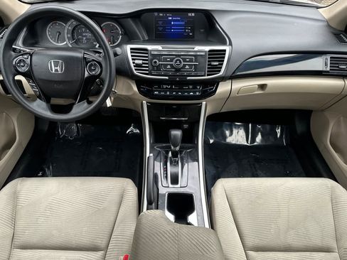Used 2017 Honda Accord LX image 3