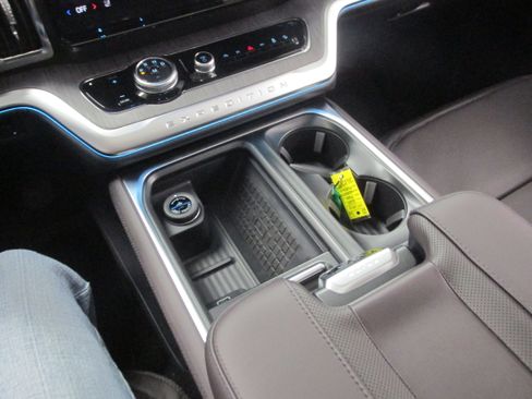 New 2025 Ford Expedition Platinum w/ Platinum Ultimate Package image 41