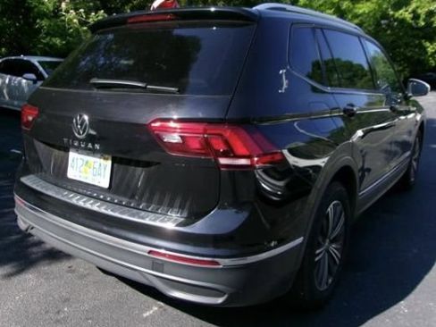 Used 2024 Volkswagen Tiguan Wolfsburg Edition FWD image 11