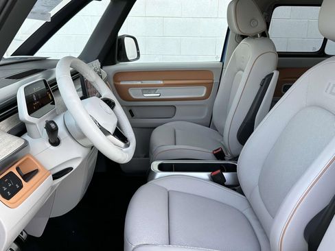 New 2025 Volkswagen ID. Buzz 1st Edition image 10