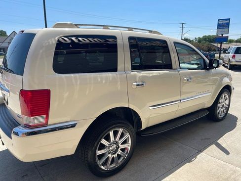 Used 2007 Chrysler Aspen Limited AWD/4WD image 9