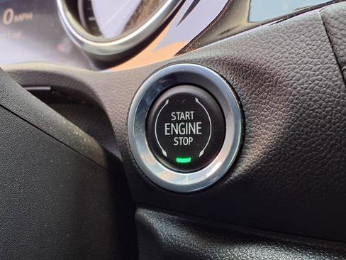 Used 2023 Buick Encore GX Essence w/ Experience Buick Package FWD image 10