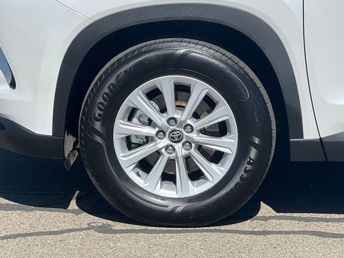 Used 2025 Toyota Grand Highlander XLE image 27