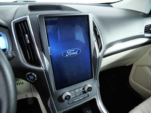 Certified 2024 Ford Edge Titanium AWD/4WD image 19