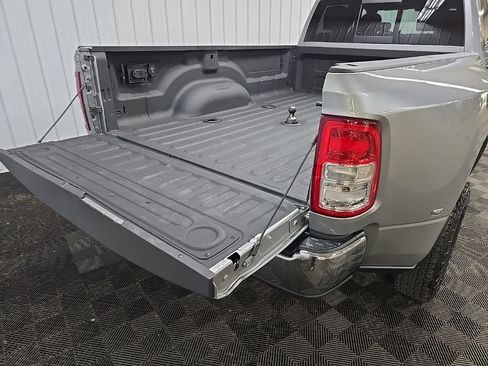Used 2024 RAM 3500 Tradesman w/ Chrome Appearance Group AWD/4WD image 11