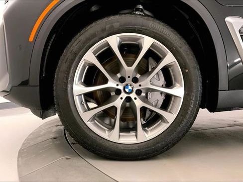 New 2026 BMW X5 xDrive50e w/ Climate Comfort Package image 9