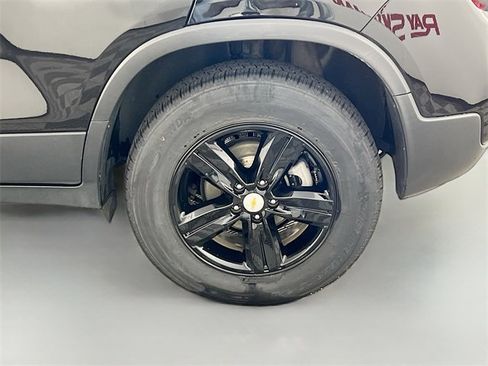 Used 2020 Chevrolet Trax LT w/ LT Convenience Package image 33