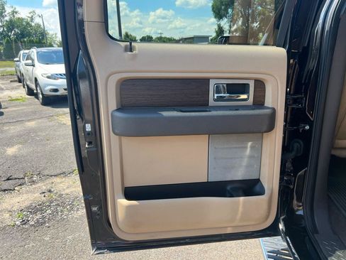 Used 2014 Ford F150 Lariat w/ Lariat Chrome Package AWD/4WD image 22