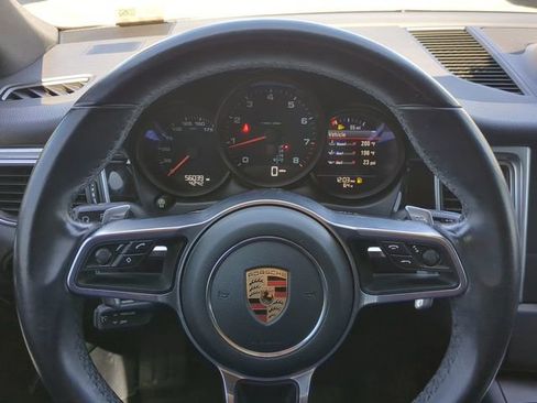 Used 2018 Porsche Macan Base image 33