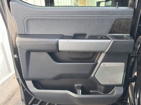 Used 2023 Ford F250 Lariat w/ Sport Appearance Package image 17