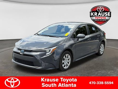 Used 2025 Toyota Corolla LE FWD image 3