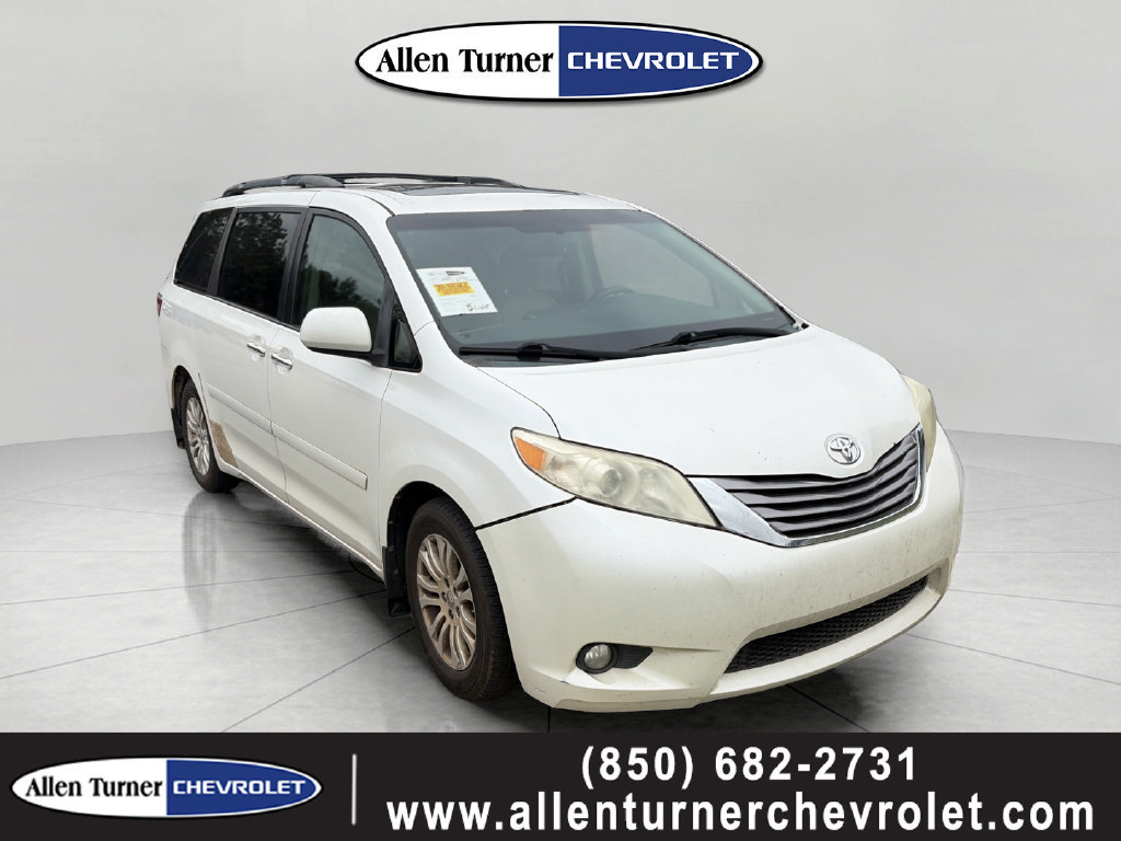 Used 2015 Toyota Sienna XLE FWD image 1