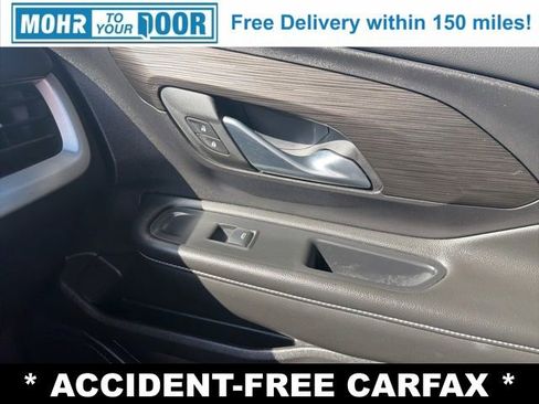 Used 2024 GMC Terrain SLE image 25