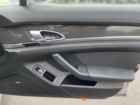 Used 2016 Porsche Panamera 4 Edition image 12
