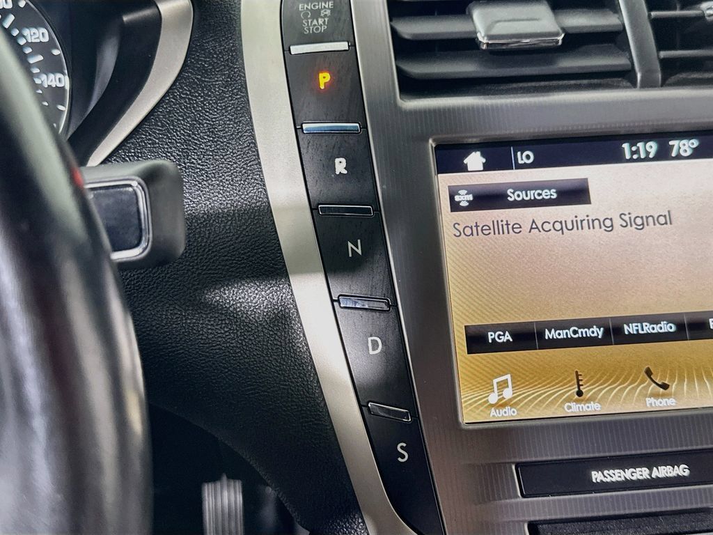 Used 2019 Lincoln MKZ Reserve w/ Luxury Package FWD image 35