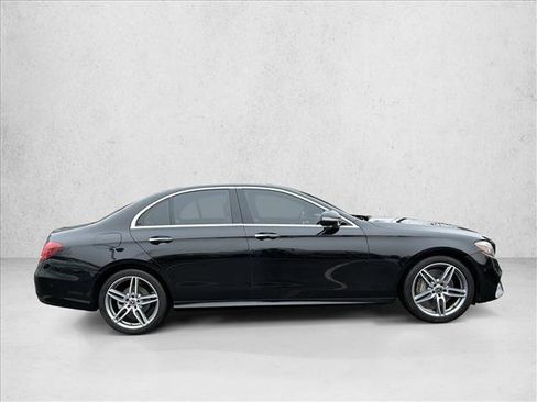Certified 2018 Mercedes-Benz E 300 4MATIC image 4