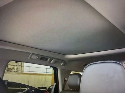 Used 2025 Nissan Pathfinder SL w/ SL Premium Package AWD/4WD image 9