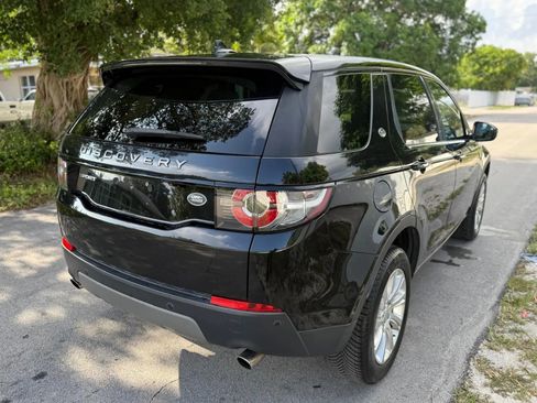 Used 2016 Land Rover Discovery Sport SE image 6
