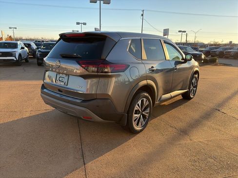 Certified 2022 Nissan Rogue SV image 4