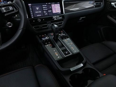 Certified 2026 Porsche Macan GTS AWD/4WD image 20