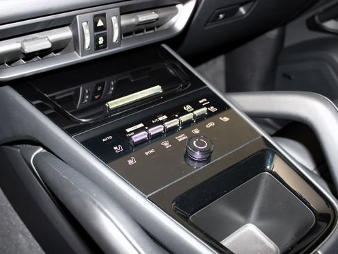 Certified 2026 Porsche Cayenne S AWD/4WD image 14