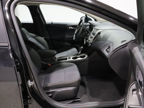Used 2017 Chevrolet Cruze LS FWD image 22