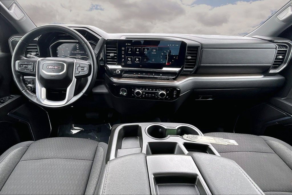 Used 2024 GMC Sierra 1500 Elevation AWD/4WD image 8