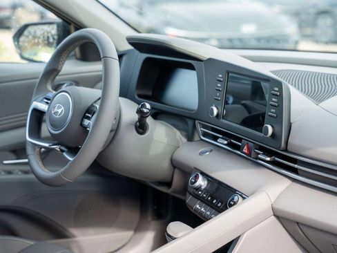 New 2025 Hyundai Elantra Sport image 12