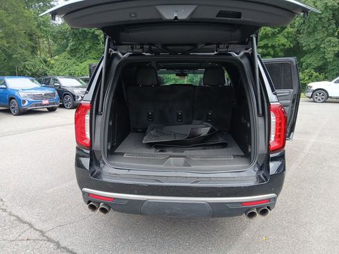 Used 2022 GMC Yukon XL Denali image 4