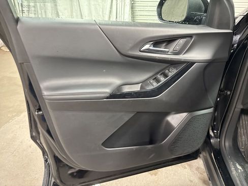 Used 2025 Chevrolet Equinox LT FWD image 20