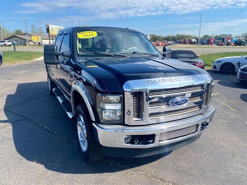 Used 2010 Ford F250 Lariat image 2