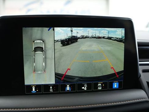 Used 2022 GMC Yukon AT4 w/ Technology Package AWD/4WD image 23