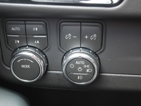 Used 2026 GMC Yukon XL AT4 w/ LPO, Floor Liner Package AWD/4WD image 30