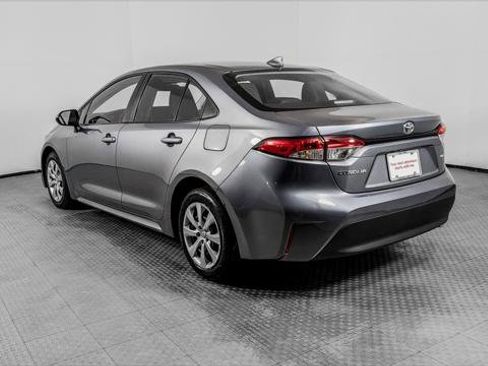 Used 2025 Toyota Corolla LE image 6