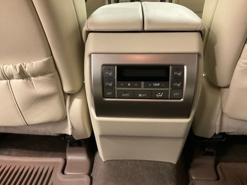 Used 2015 Lexus GX 460 w/ Premium Package image 38