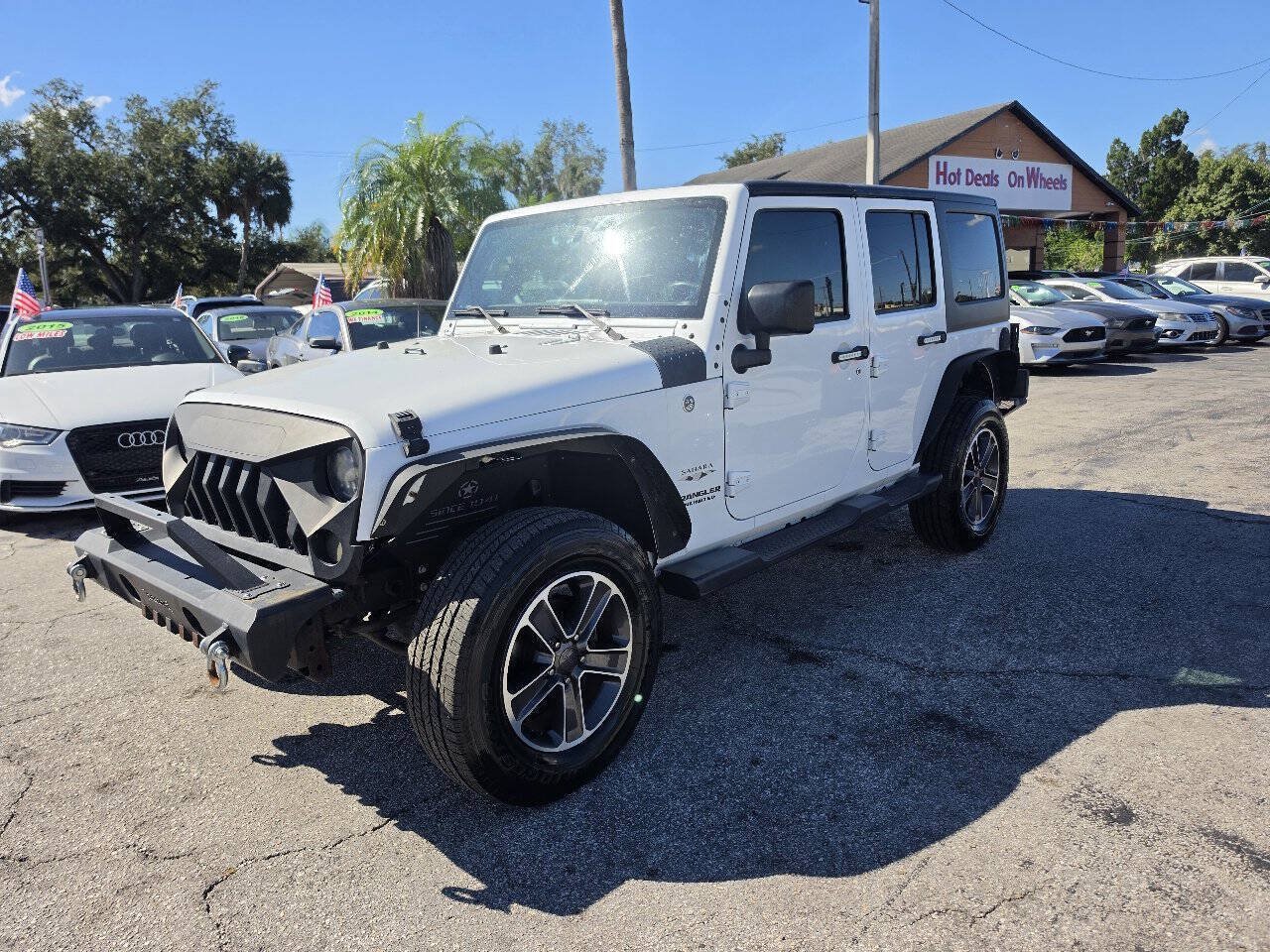 Used 2016 Jeep Wrangler Unlimited Sahara w/ Connectivity Group AWD/4WD image 1